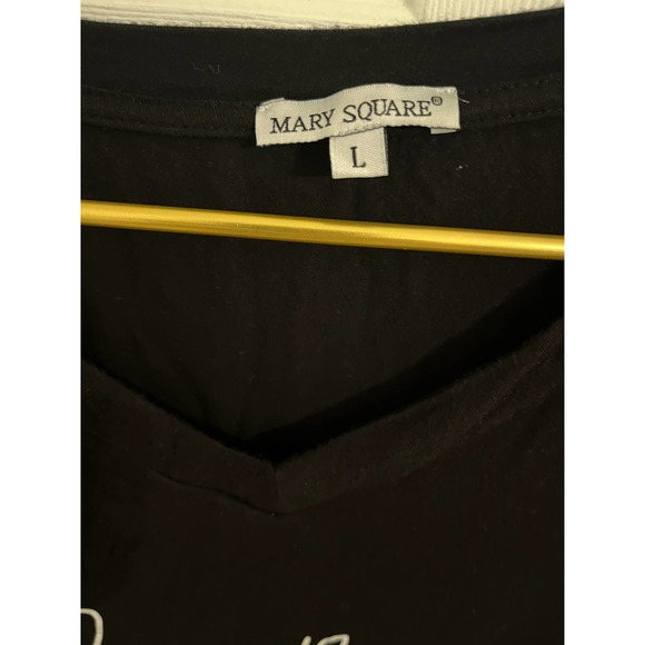 Mary Square black t-shirt Size L says Dog Mom - Picture 4 of 5